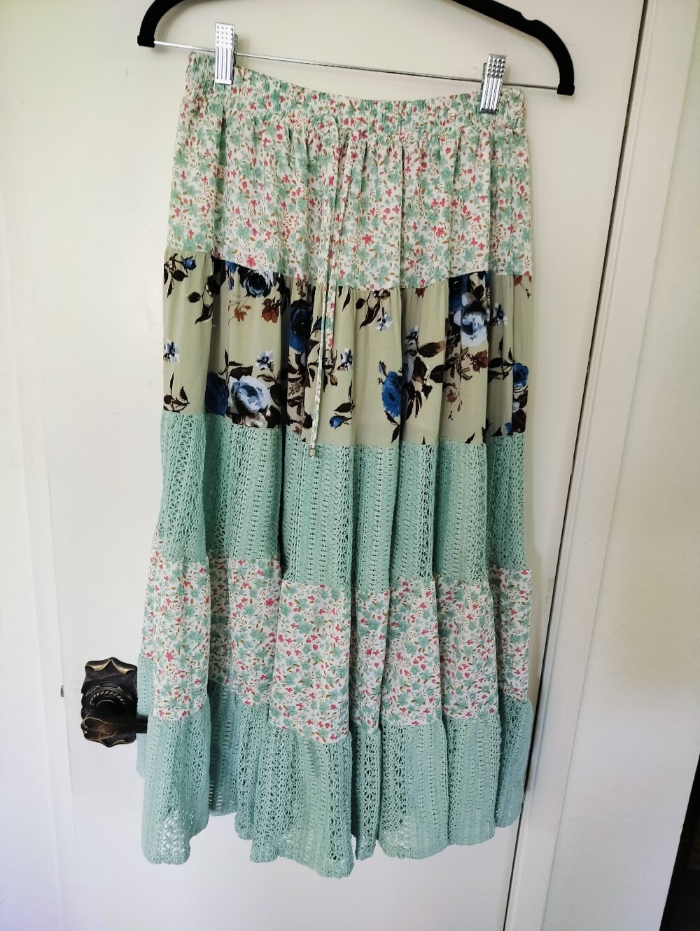 POL Boho Patchwork Floral & Crochet Knit Tiered Maxi Skirt Medium Green